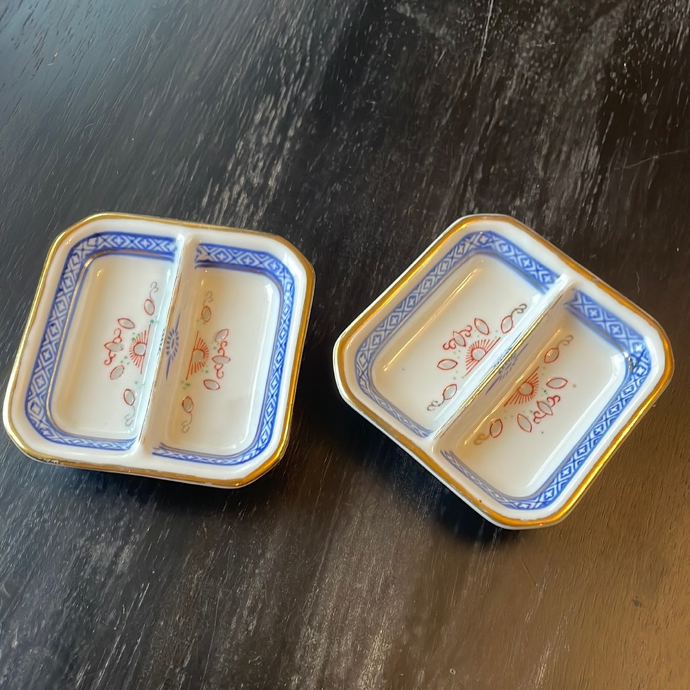 Vintage ceramic Gilded jewelry trinket dish